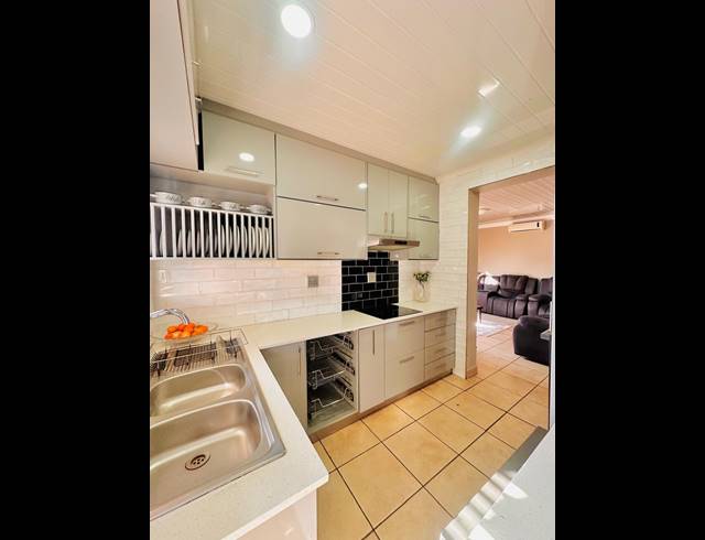 3 BEDROOM HOUSE FOR SALE IN WATERVAL EAST